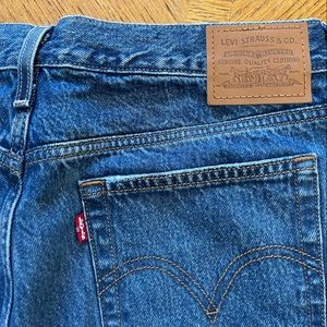 Levi’s wedgie jean! Never worn